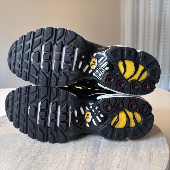 Nike Air Max Plus Women's Snakeskin Sneakers Model CT1555-001 US Size 9.5 - Picture 11 of 12